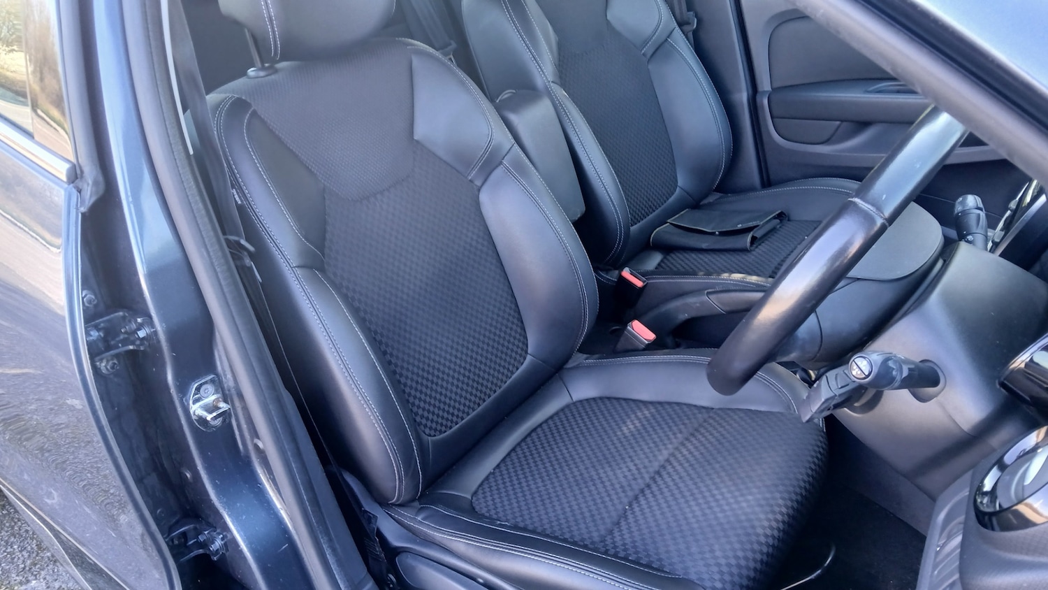 Used Renault Clio 2017 for sale - 77946048: Photo 10