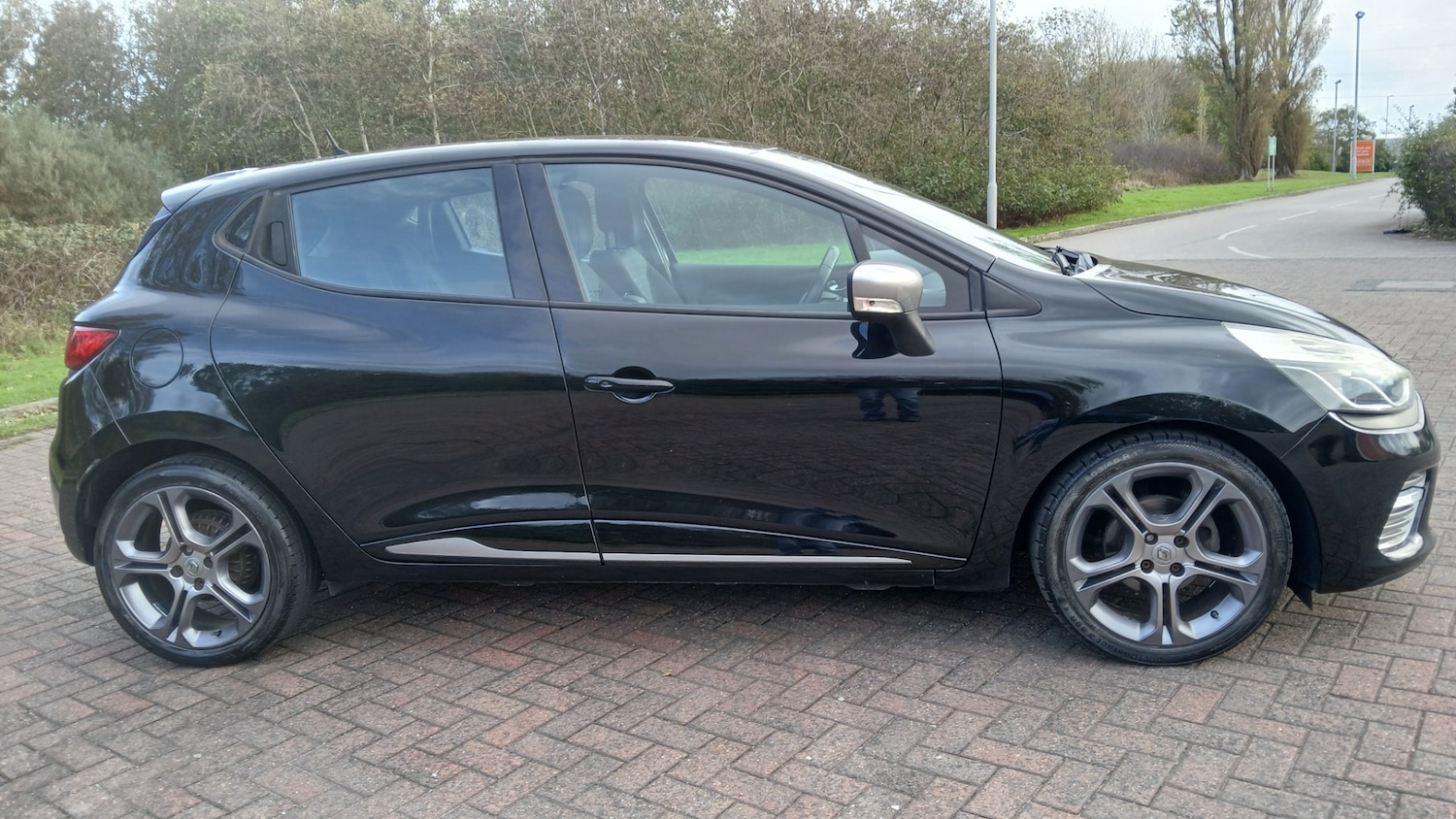 Used Renault Clio 2015 for sale - 76354984: Photo 3