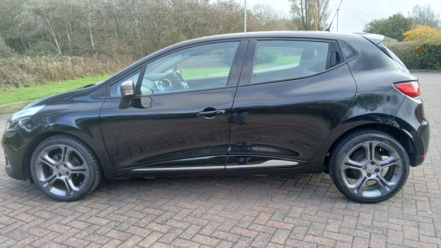 Used Renault Clio 2015 for sale - 76354984: Photo 5
