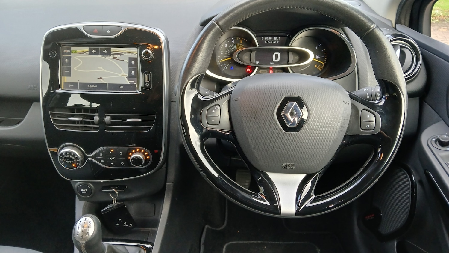 Used Renault Clio 2015 for sale - 76354984: Photo 9