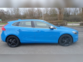 Used Volvo V40 2014 for sale - 77819972: Photo