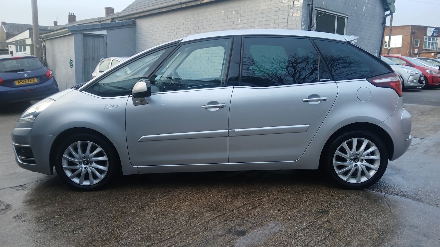 Used Citroen C4 Picasso 2011 for sale - 76722443: Photo 4