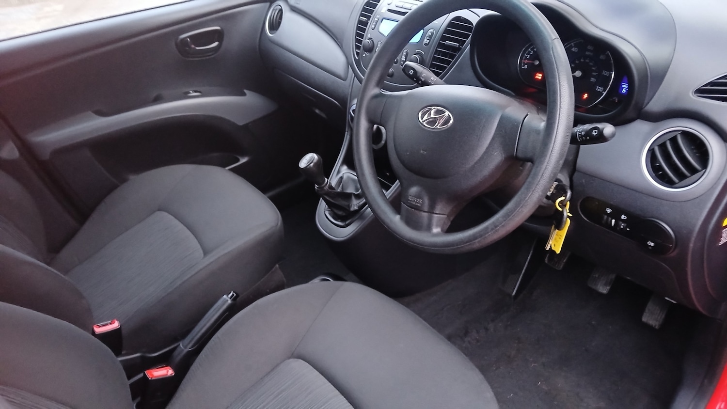 Used Hyundai i10 2013 for sale - 76893339: Photo 9