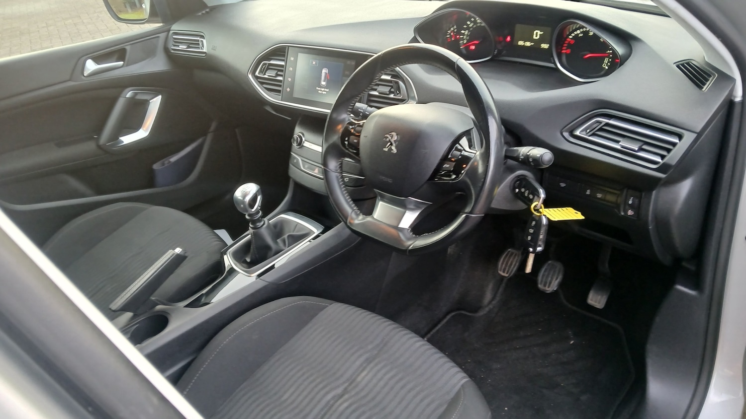 Used Peugeot 308 2016 for sale - 77197532: Photo 9