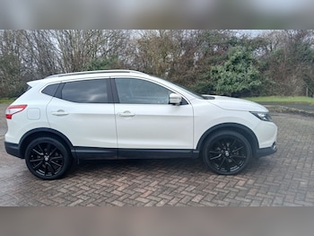Used Nissan Qashqai 2015 for sale - 77490256: Photo