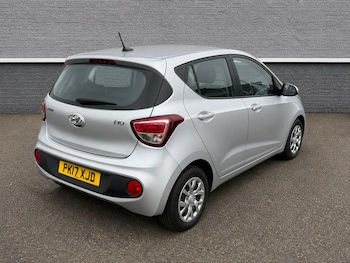 Used Hyundai i10 2017 for sale - 78541540: Photo