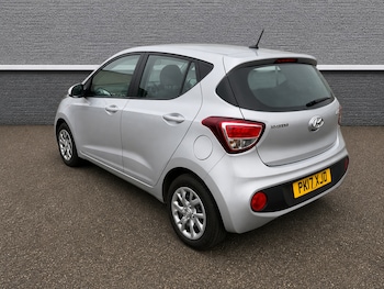 Used Hyundai i10 2017 for sale - 78541540: Photo