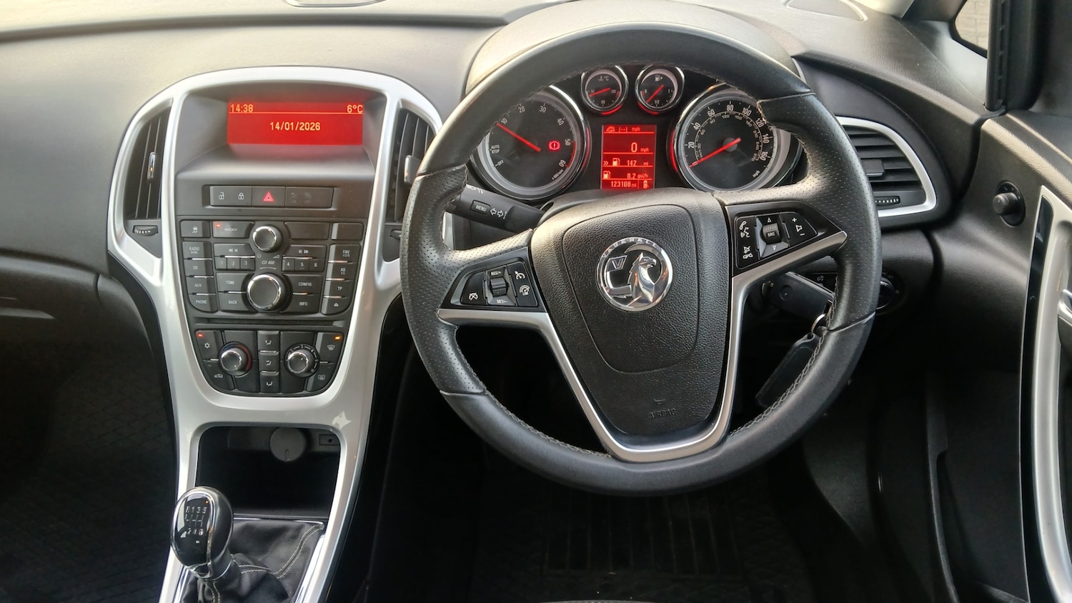 Used Vauxhall Astra 2013 for sale - 77198058: Photo 9