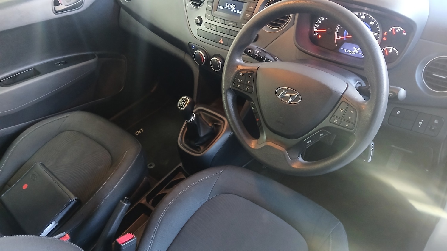 Used Hyundai i10 2017 for sale - 77224887: Photo 8