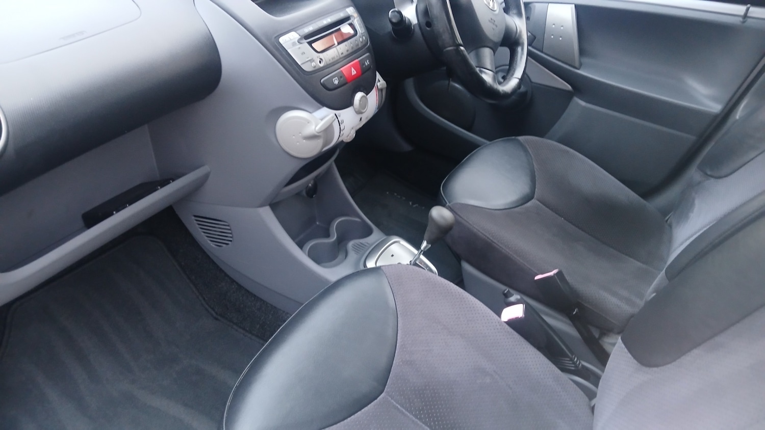 Used Toyota AYGO 2009 for sale - 76722521: Photo 11