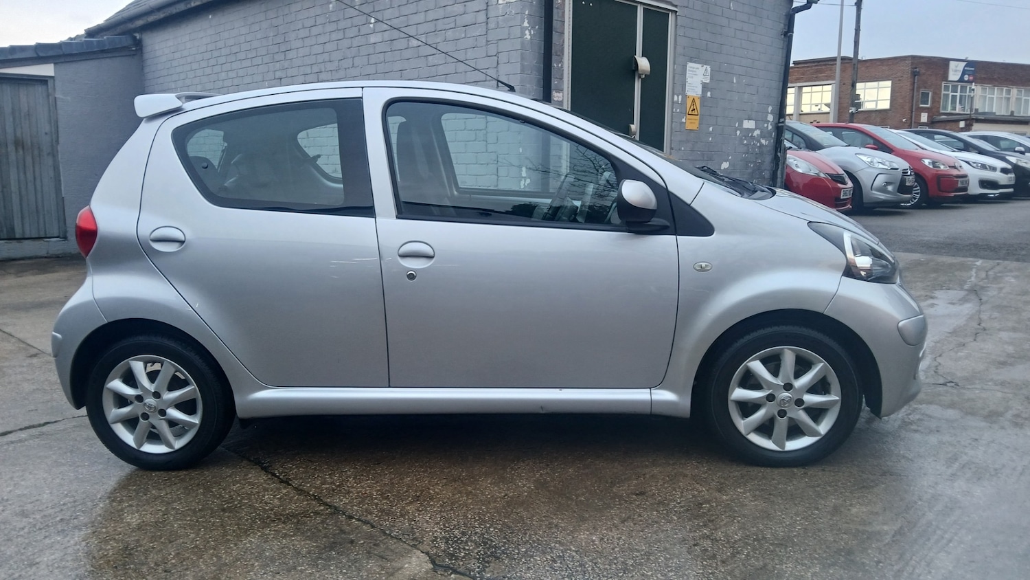 Used Toyota AYGO 2009 for sale - 76722521: Photo 3