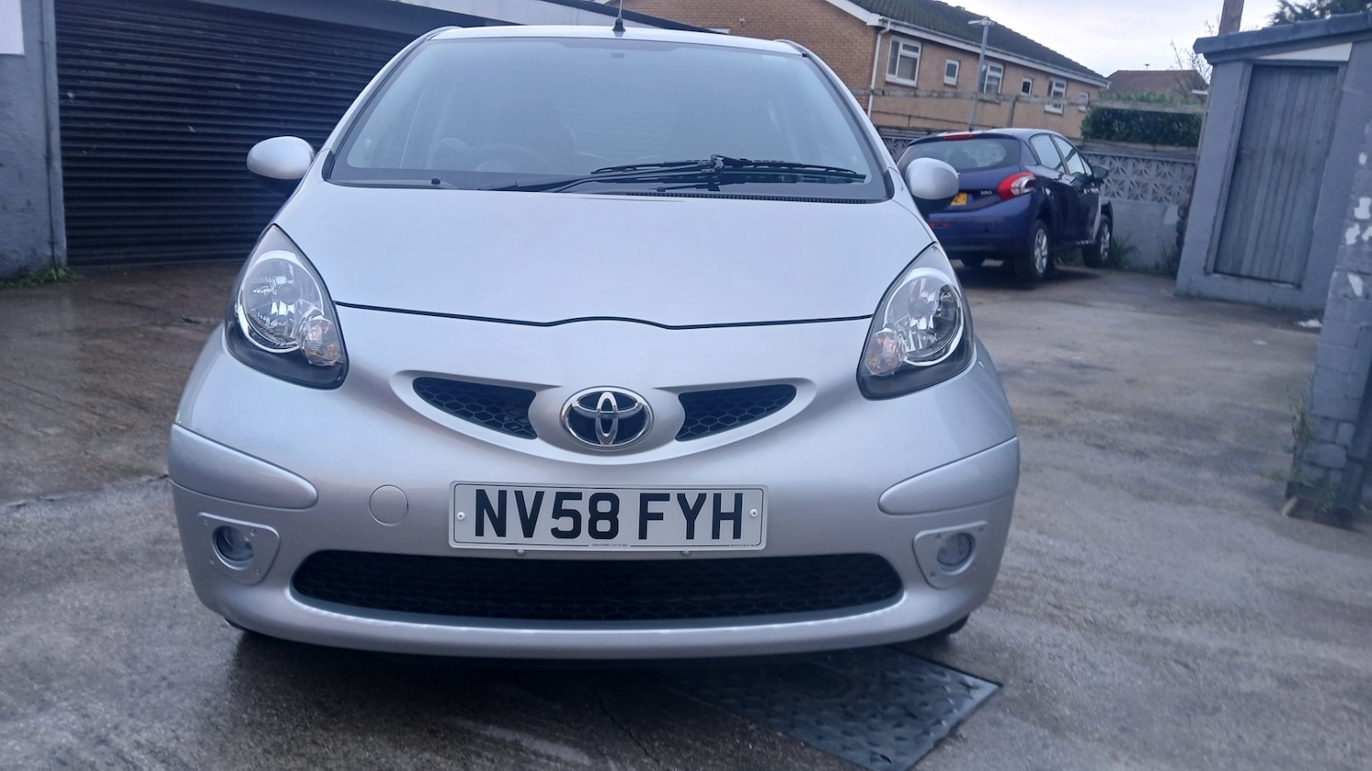 Used Toyota AYGO 2009 for sale - 76722521: Photo 4