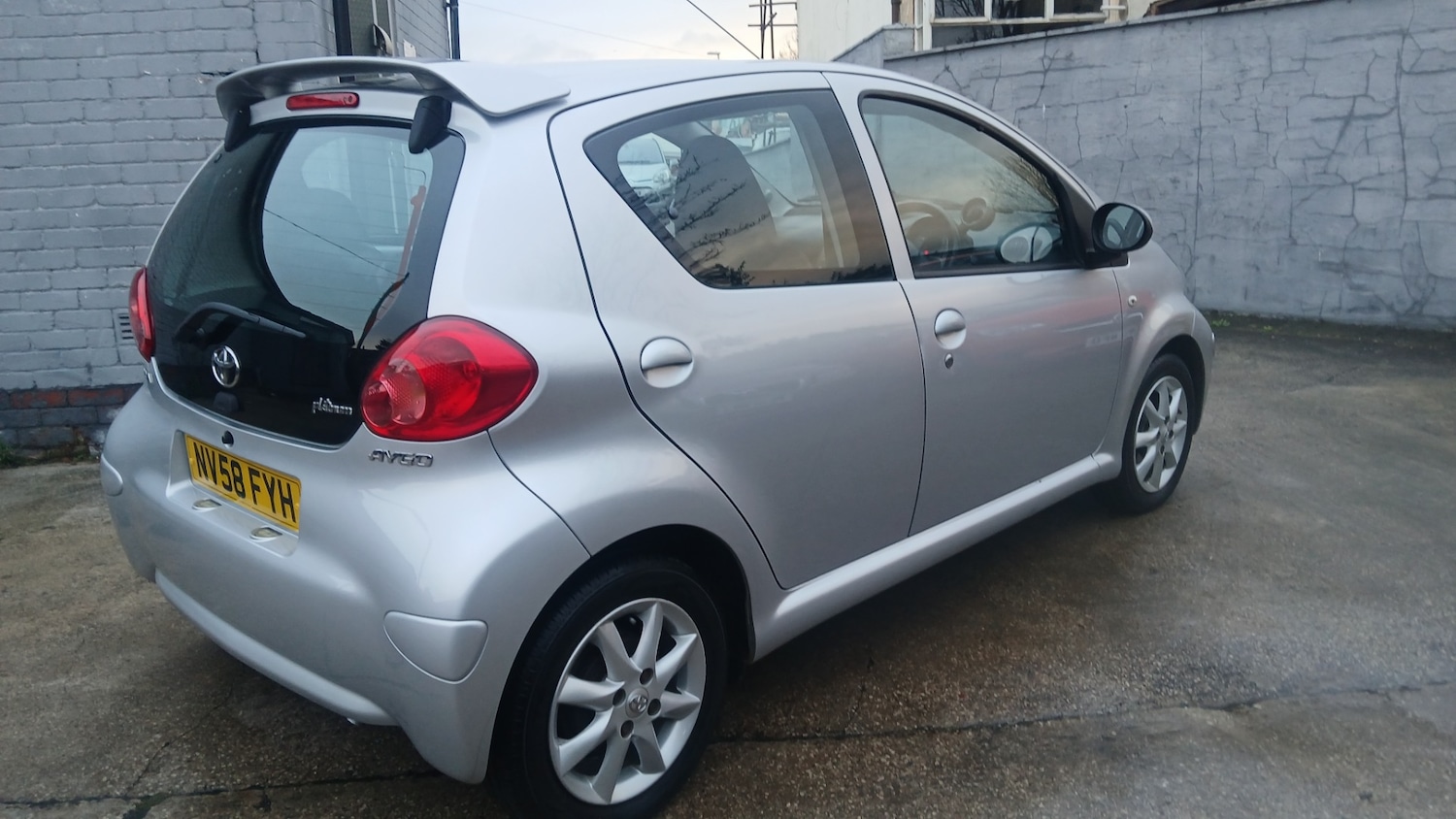 Used Toyota AYGO 2009 for sale - 76722521: Photo 6