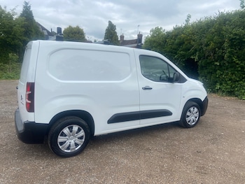 Used Citroen Berlingo 2020 for sale - 78251523: Photo