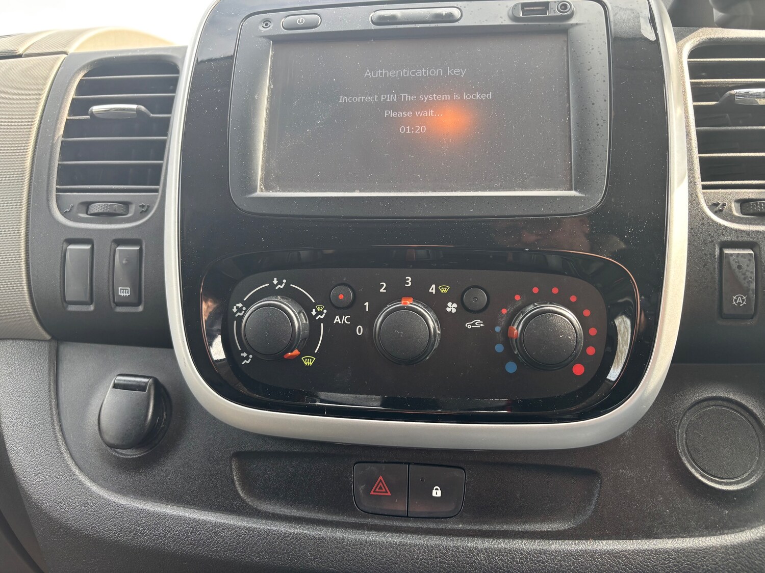 Used Renault Trafic 2017 for sale - 77989837: Photo 18