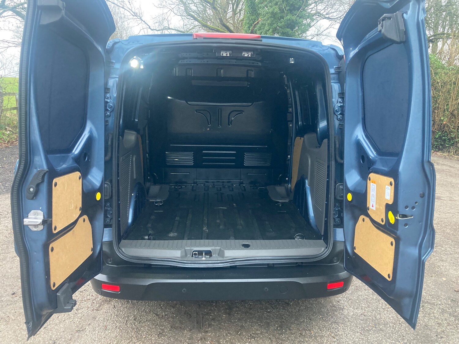 Used Ford Transit Connect 2020 for sale - 76819697: Photo 28