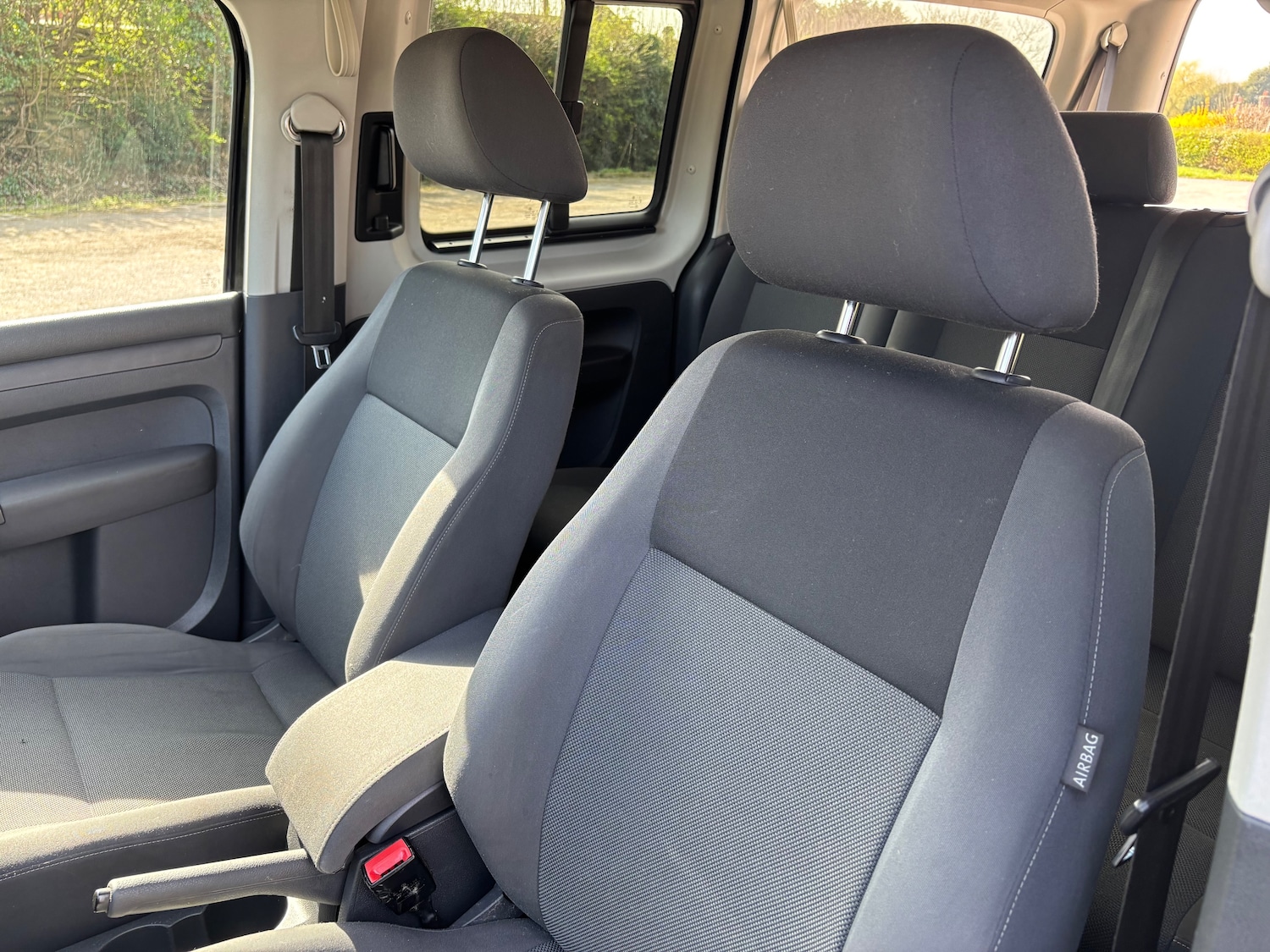 Used Volkswagen Caddy Maxi Life 2014 for sale - 77688217: Photo 15