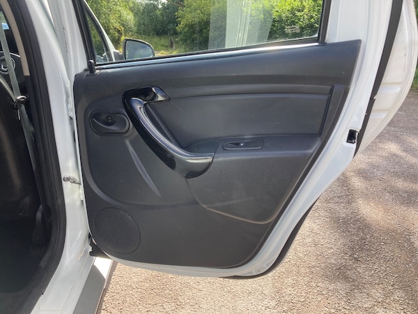 Used Dacia Duster 2015 for sale - 75304391: Photo 24