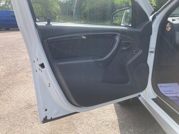 Used Dacia Duster 2015 for sale - 75304391: Photo 26