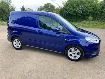 Used Ford Transit Courier 2018 for sale - 78722578: Photo