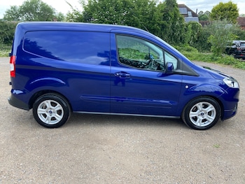 Used Ford Transit Courier 2018 for sale - 78722578: Photo