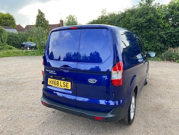 Used Ford Transit Courier 2018 for sale - 78722578: Photo