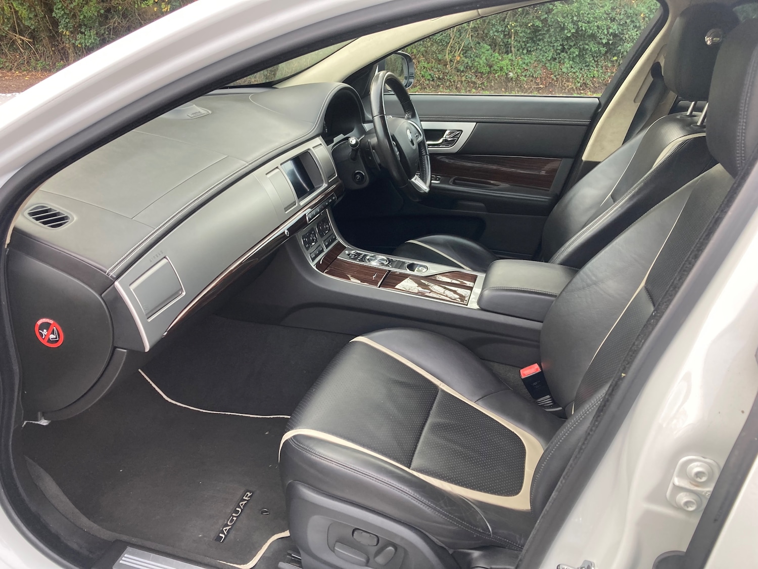 Used Jaguar XF 2014 for sale - 76554417: Photo 11