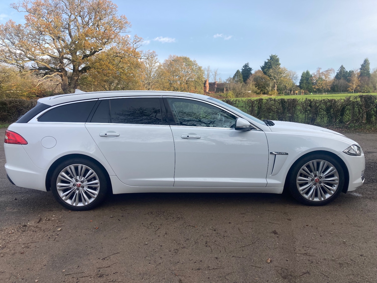 Used Jaguar XF 2014 for sale - 76554417: Photo 2