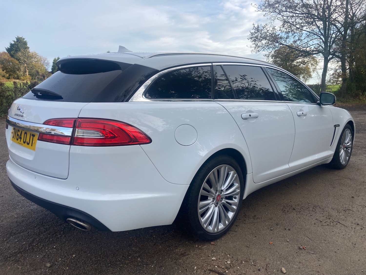 Used Jaguar XF 2014 for sale - 76554417: Photo 3