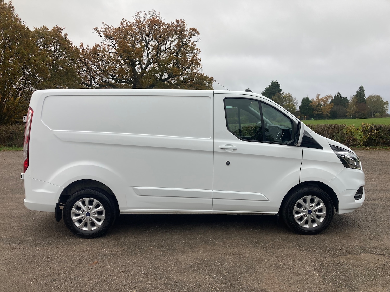 Used Ford Transit Custom 2021 for sale - 76287942: Photo 2