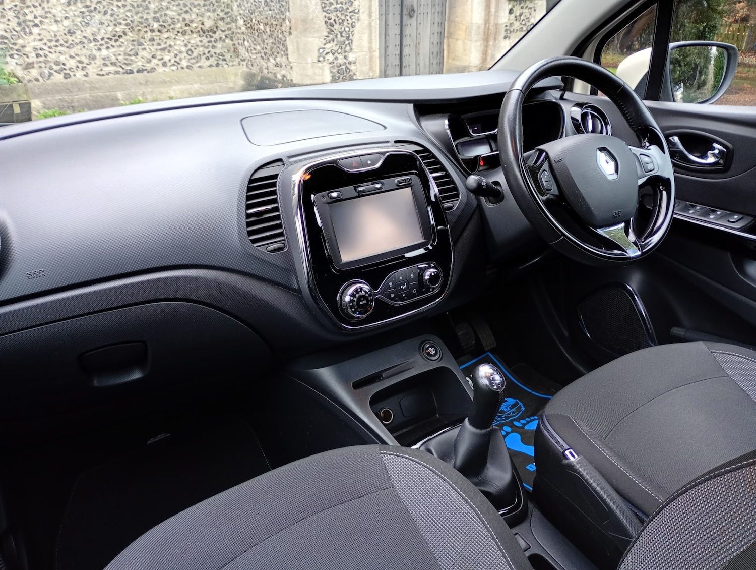 Used Renault Captur 2015 for sale - 77187260: Photo 11