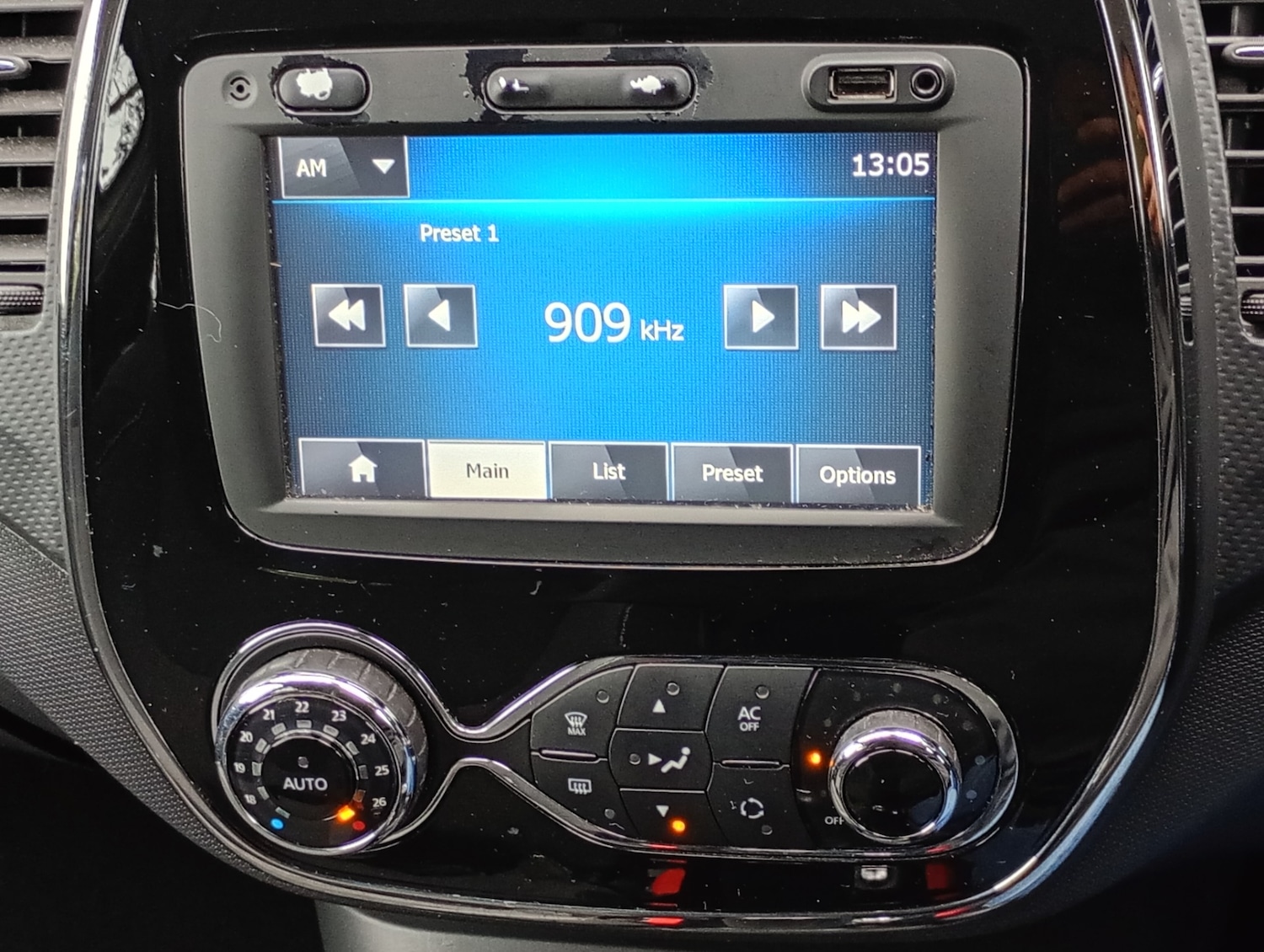 Used Renault Captur 2015 for sale - 77187260: Photo 13