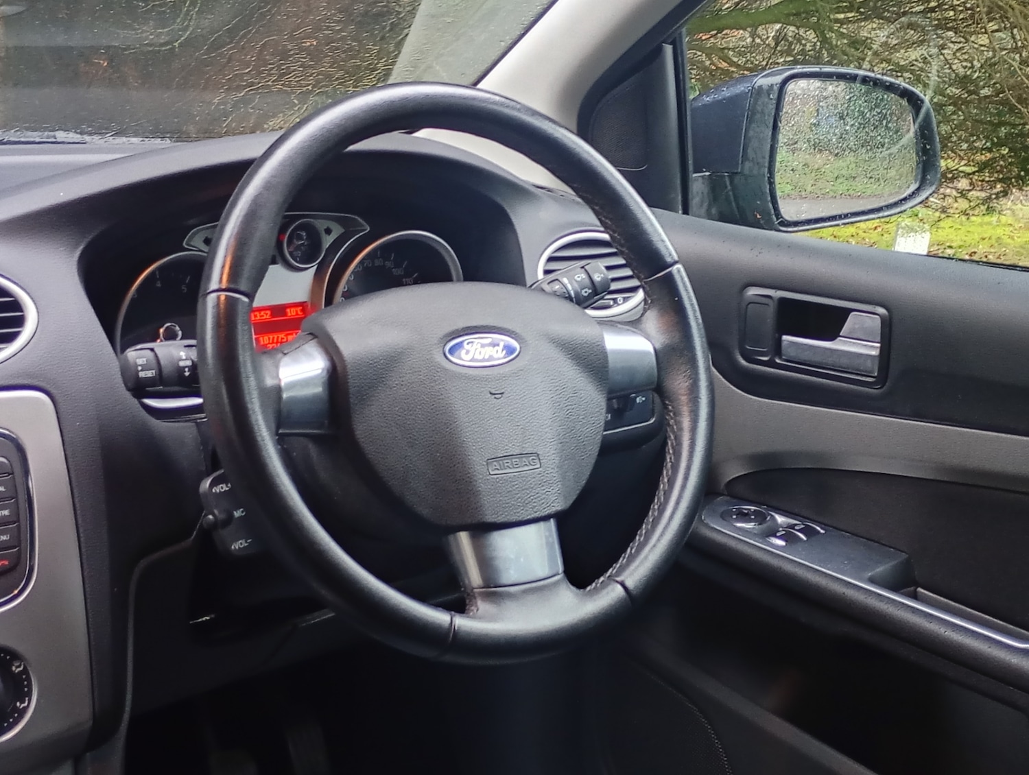 Used Ford Focus 2010 for sale - 77187269: Photo 8