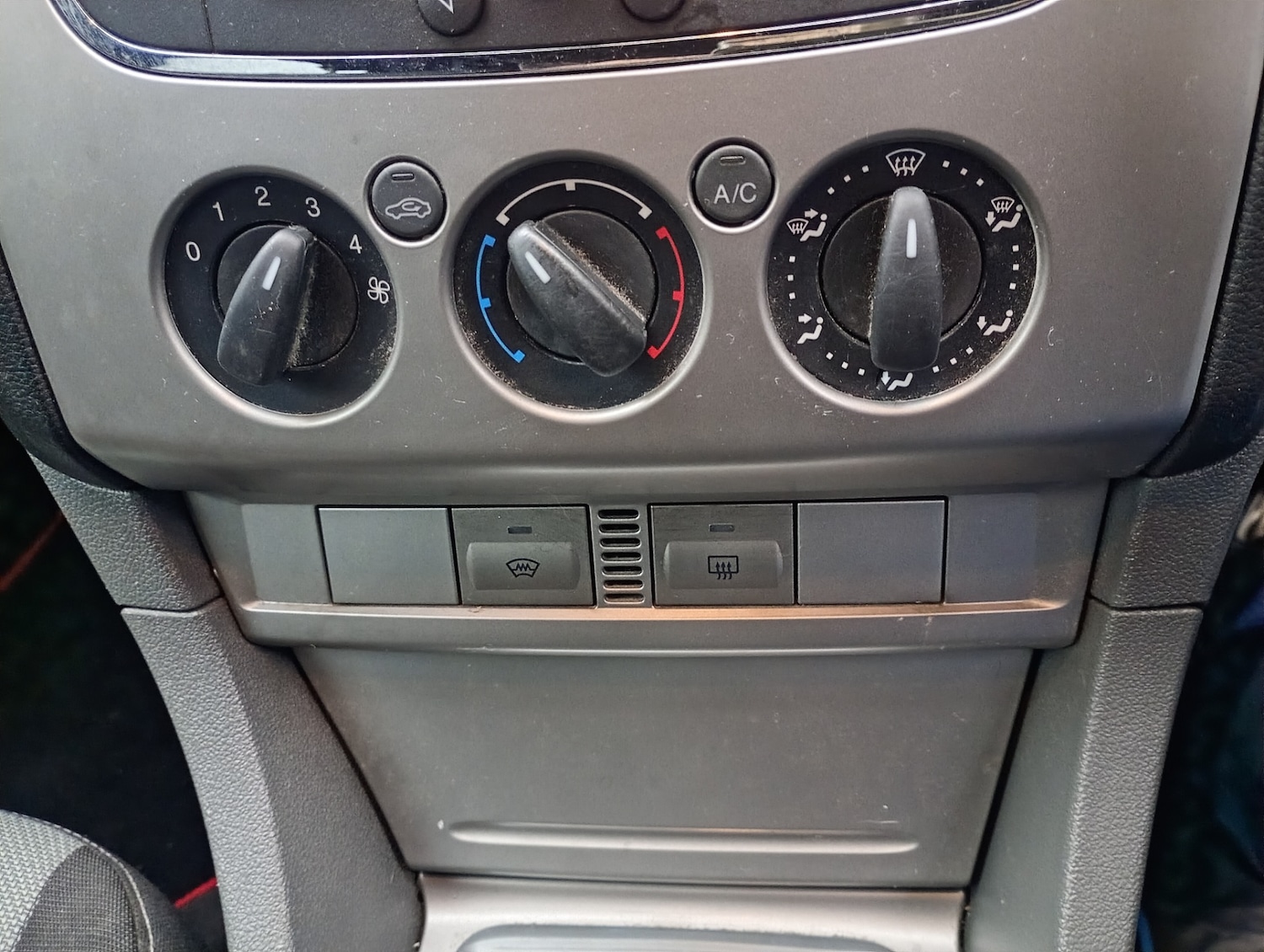 Used Ford Focus 2010 for sale - 77187269: Photo 9