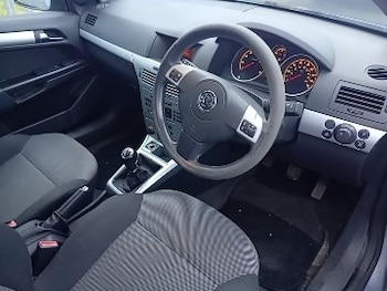 Used Vauxhall Astra 2010 for sale - 77329304: Photo