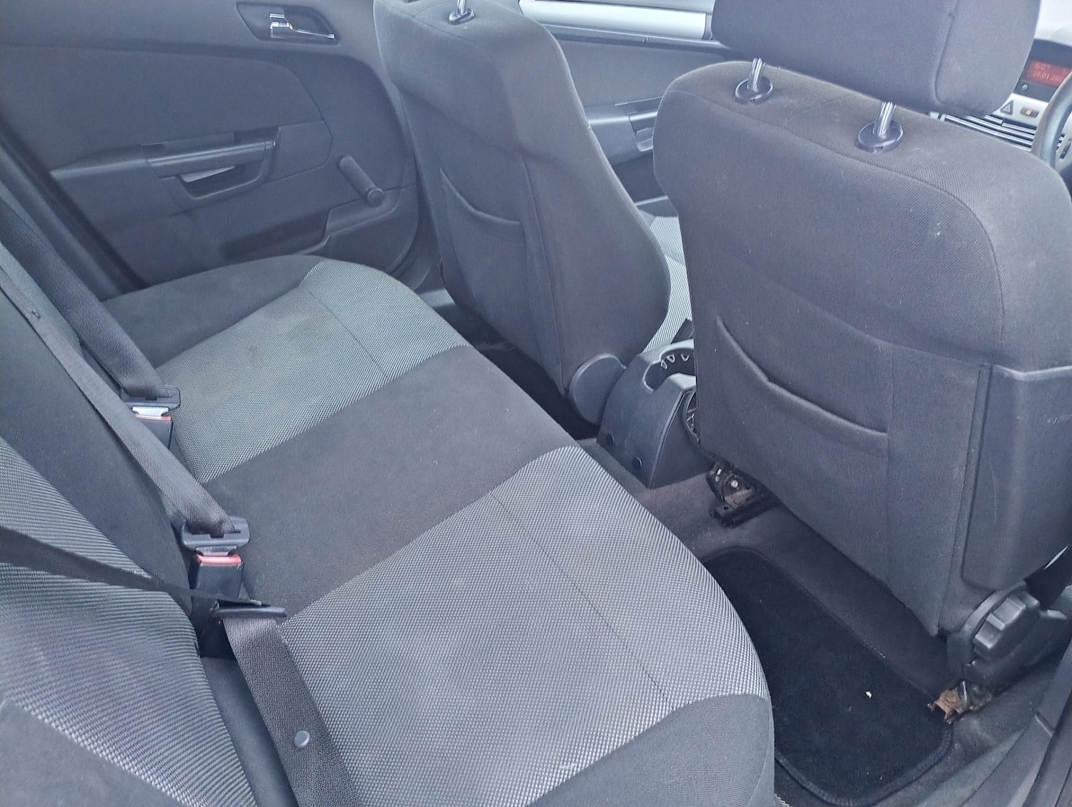 Used Vauxhall Astra 2010 for sale - 77329304: Photo 3