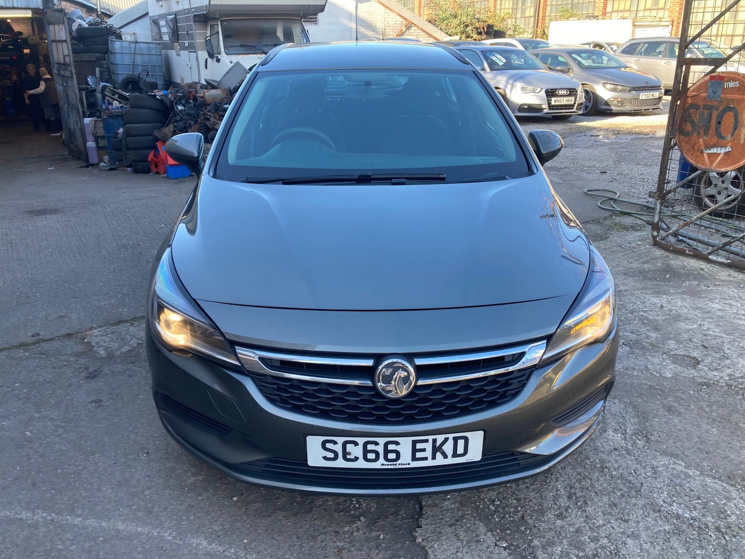 Used Vauxhall Astra 2017 for sale - 77918052: Photo 2