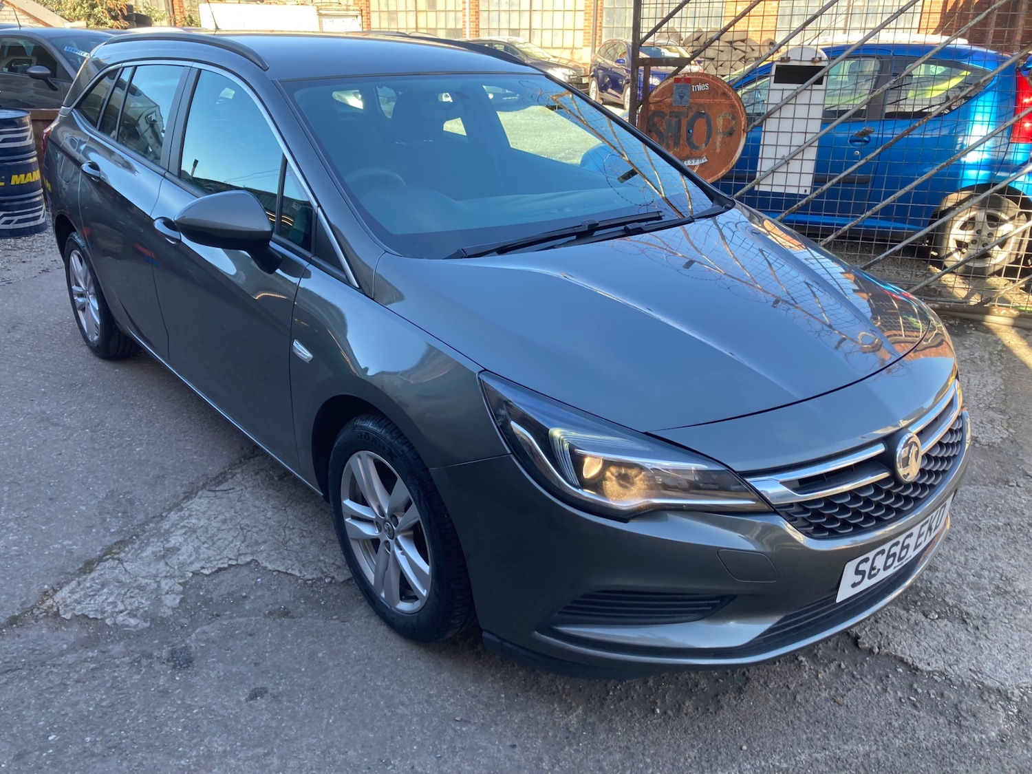 Used Vauxhall Astra 2017 for sale - 77918052: Photo 3