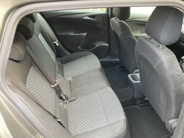 Used Vauxhall Astra 2017 for sale - 76107462: Photo 9
