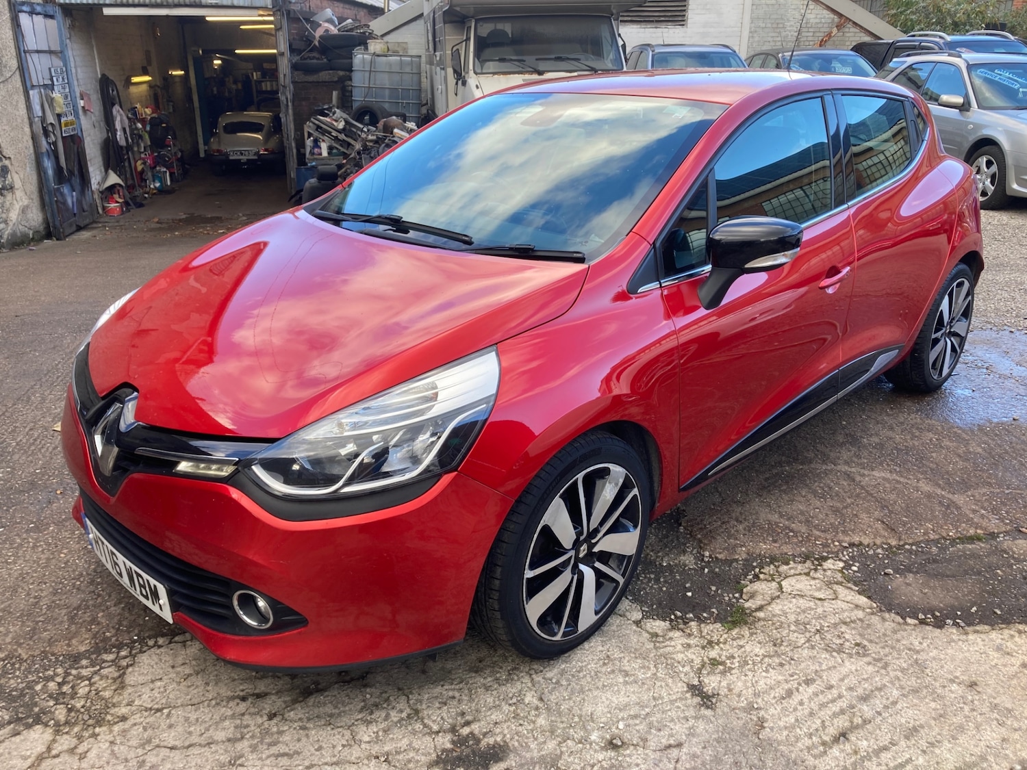 Used Renault Clio 2016 for sale - 76325878: Photo 1