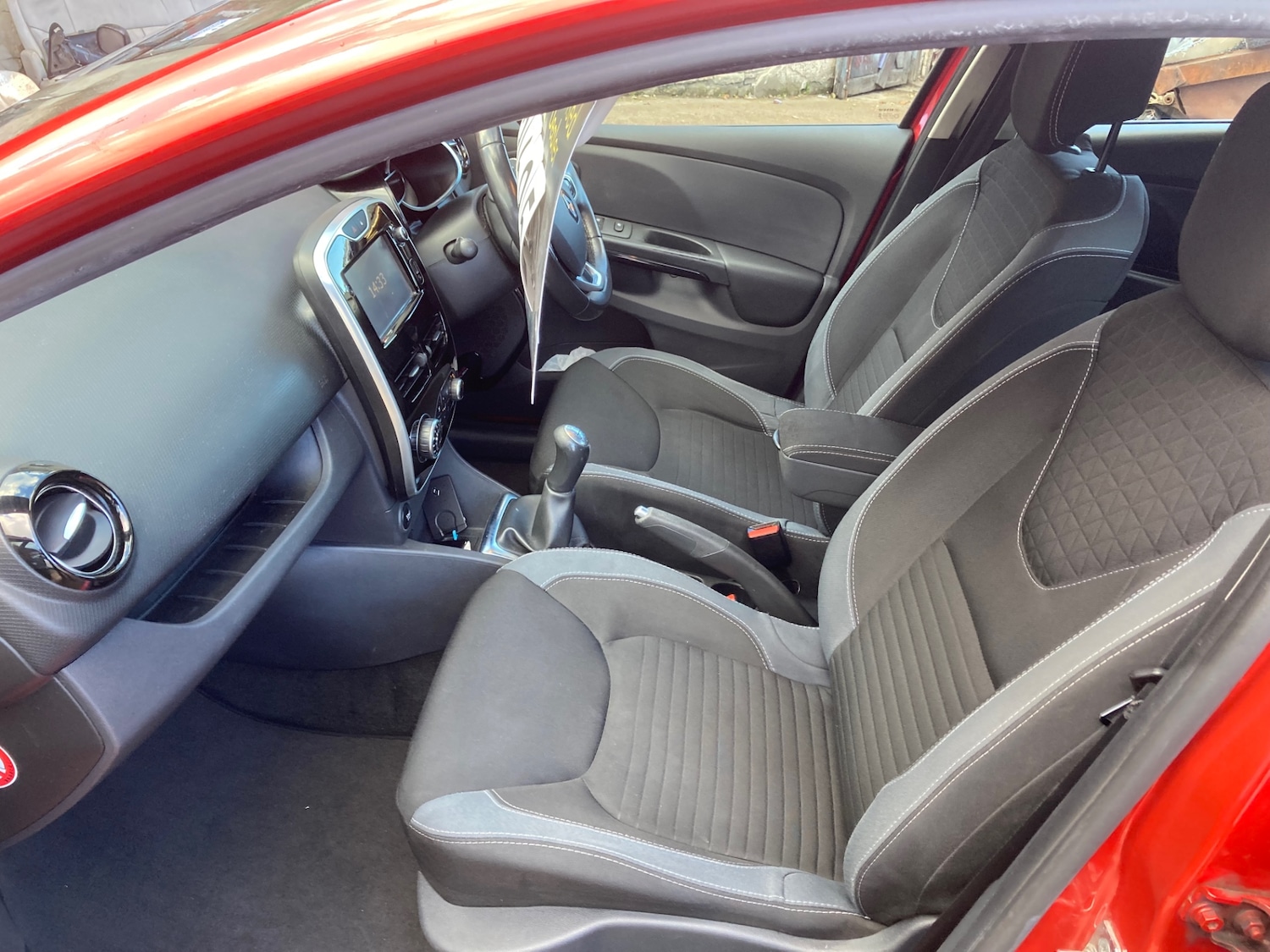 Used Renault Clio 2016 for sale - 76325878: Photo 11