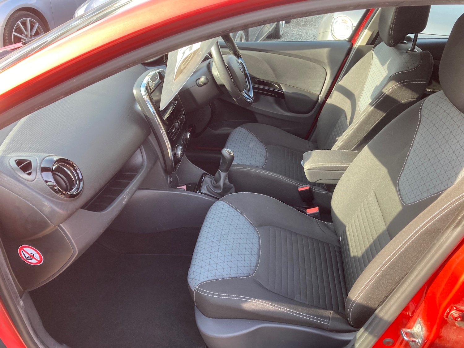 Used Renault Clio 2014 for sale - 77934626: Photo 11