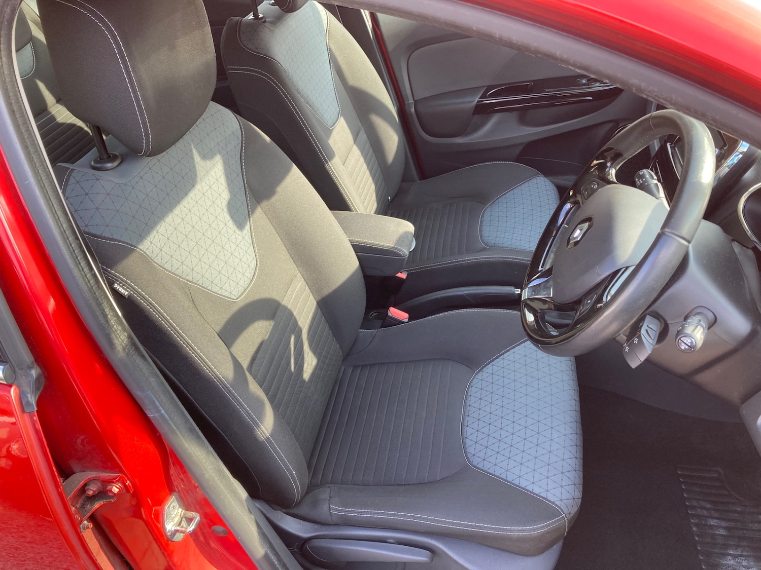 Used Renault Clio 2014 for sale - 77934626: Photo 7