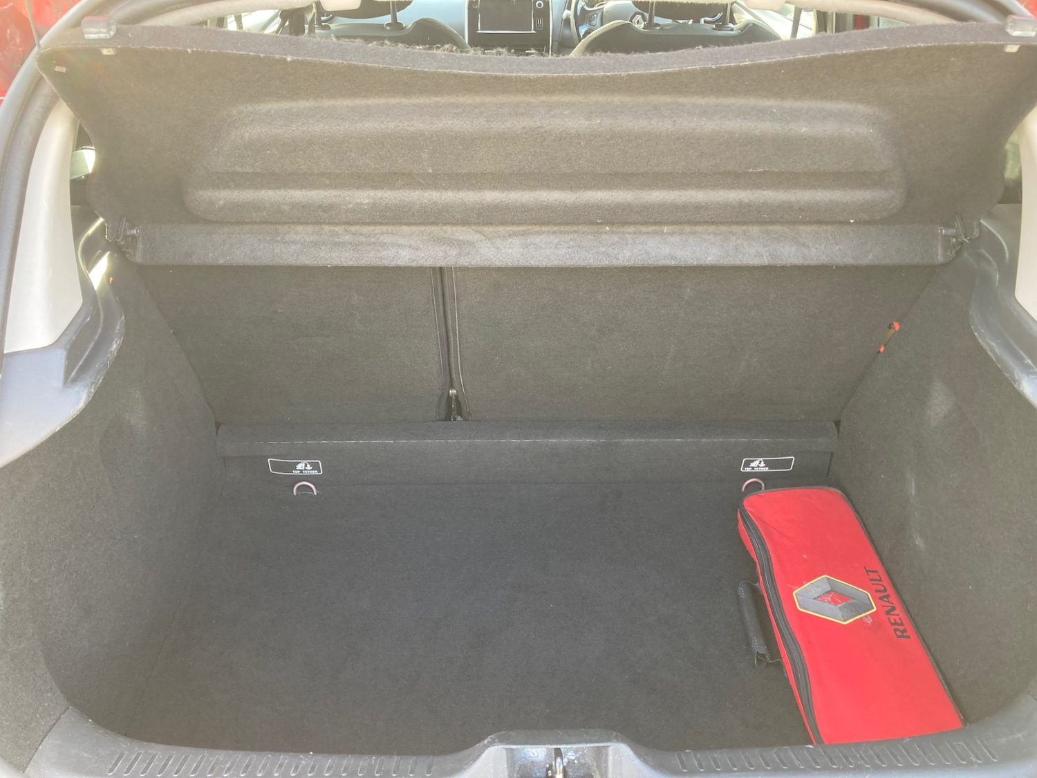 Used Renault Clio 2014 for sale - 77934626: Photo 9