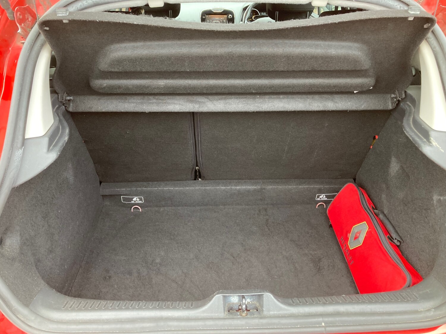 Used Renault Clio 2014 for sale - 77517718: Photo 9