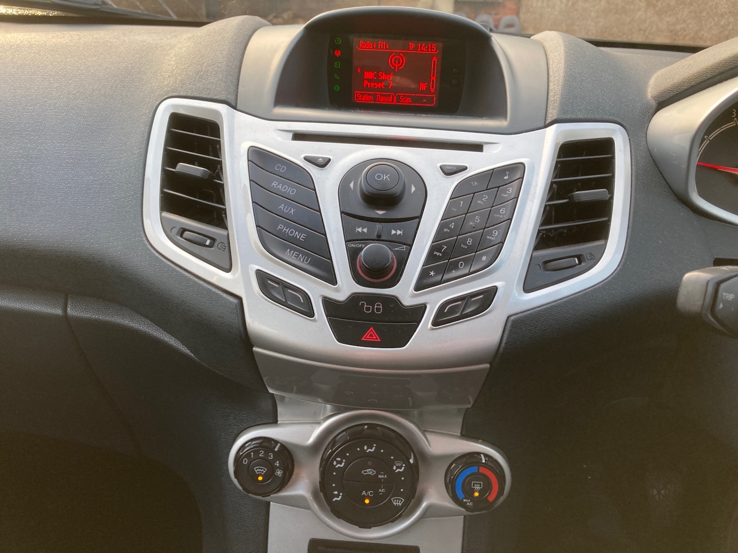 Used Ford Fiesta 2012 for sale - 76907781: Photo 12