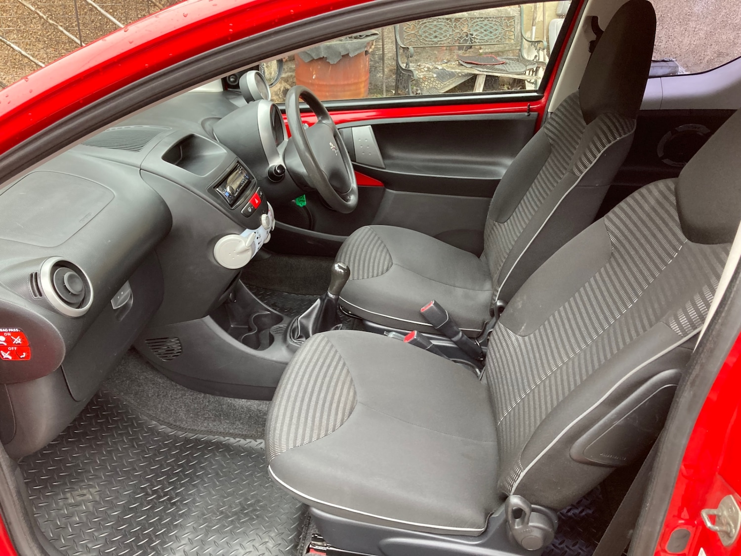 Used Peugeot 107 2013 for sale - 76464742: Photo 10