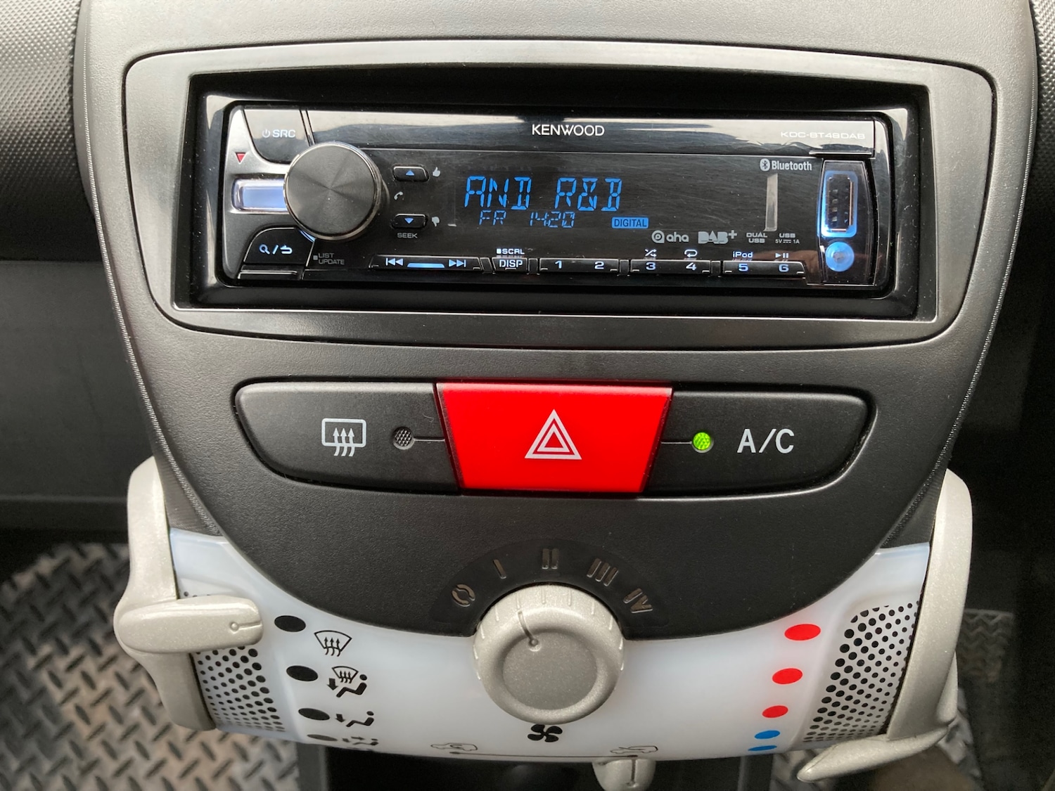 Used Peugeot 107 2013 for sale - 76464742: Photo 13