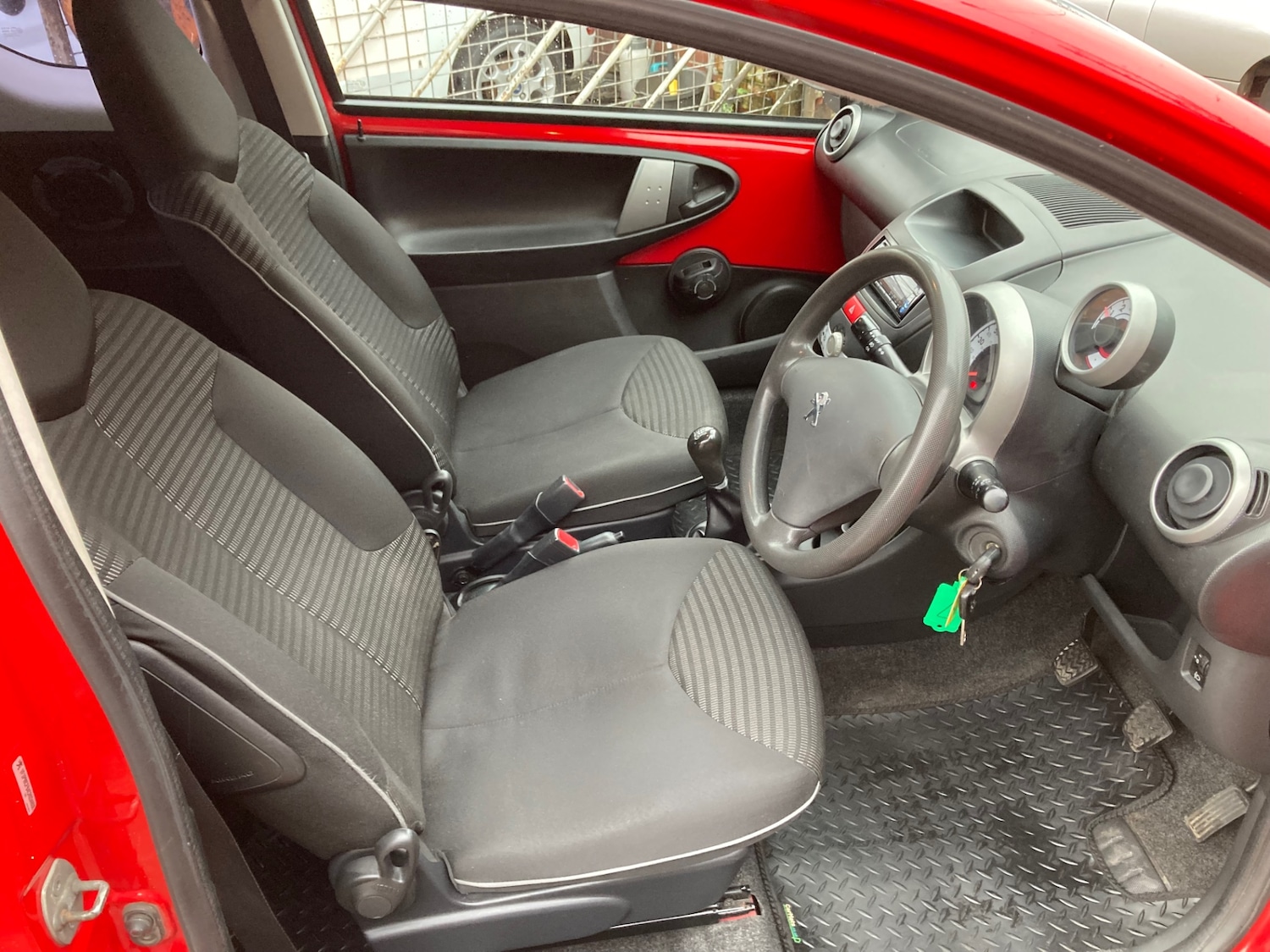 Used Peugeot 107 2013 for sale - 76464742: Photo 7