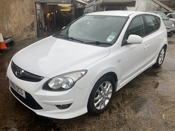 Hyundai i30 feature image